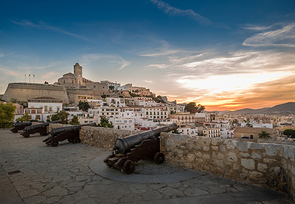 Descubre Ibiza desde su cara más desconocida: vista a través de su vida cultural