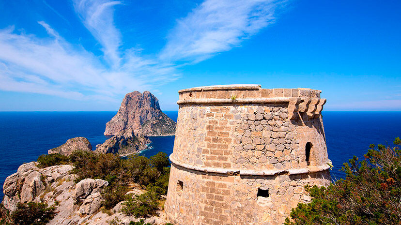 Torres de Vigilancia - Ibiza Travel